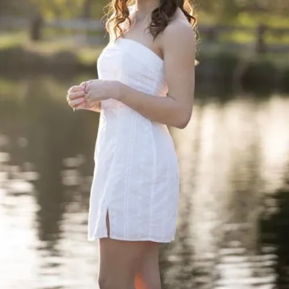 Aeropostale White Eyelet Strapless Mini Dress Cotton Smocked Back Size M Beachy